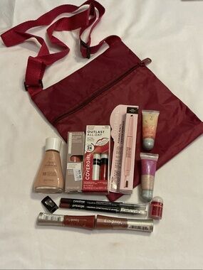 12 pc Women’s Essentials Makeup Set Assorted Variety w crossbody travel bag